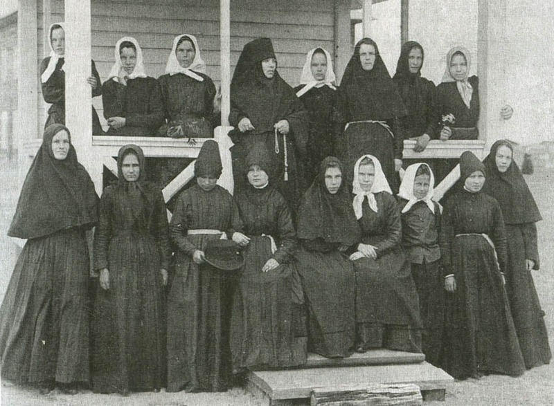 Насельницы Сурского Иоанно-Богословского женского монастыря (фотография начала ХХ века).